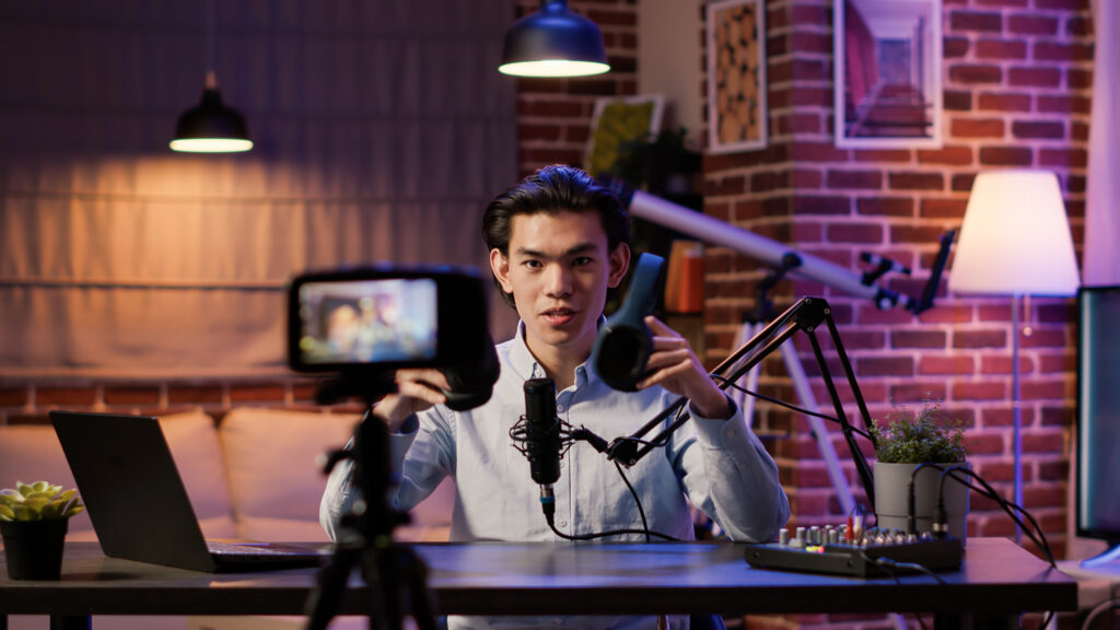 best paddle alternatives for independent creators in 2025 — Vandly vs Lemon Squeezy vs Gumroad vs Polar vs FastSpring compared
